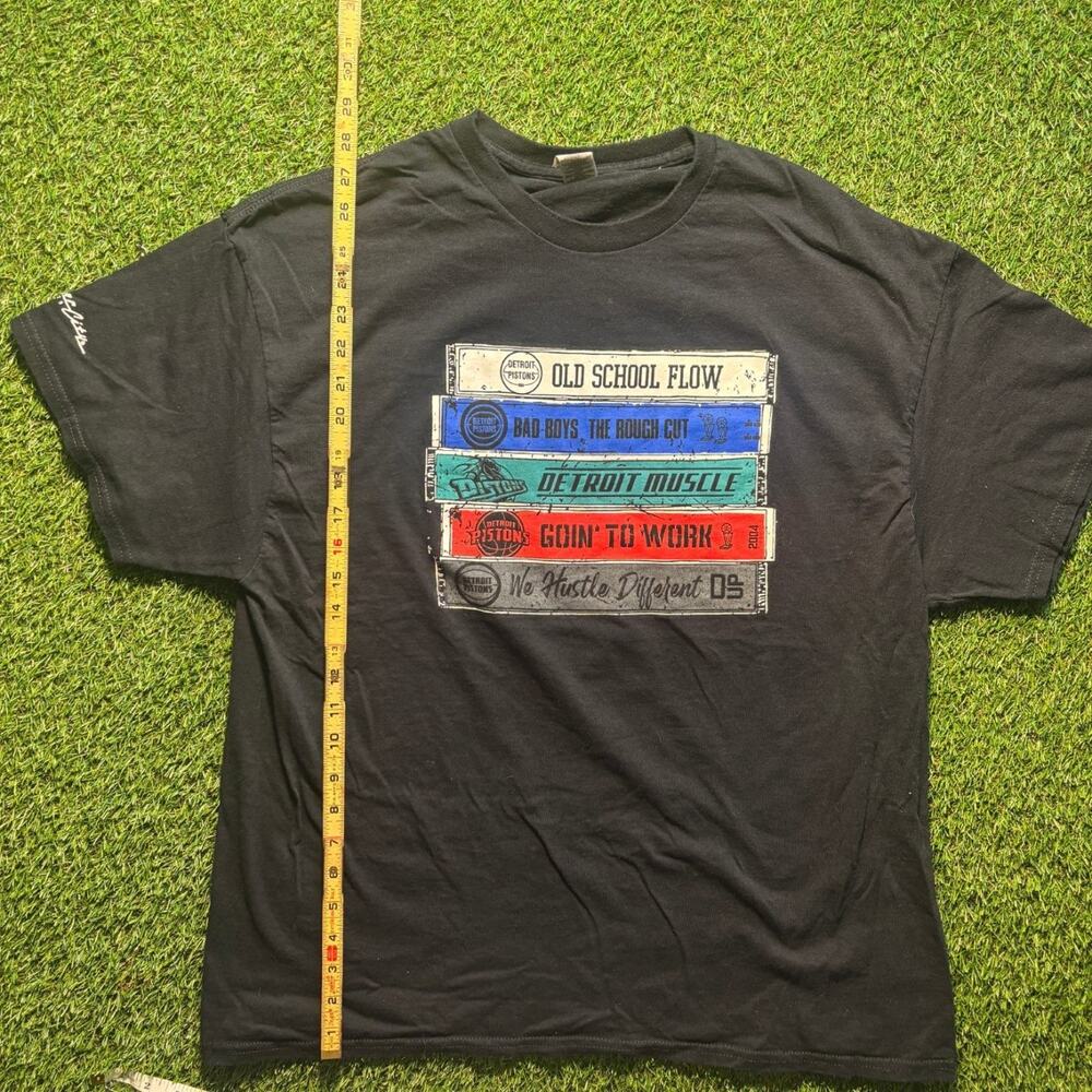 Detroit Pistons Old School Flow Mixtape Graphic T-Shirt Black Men's XL